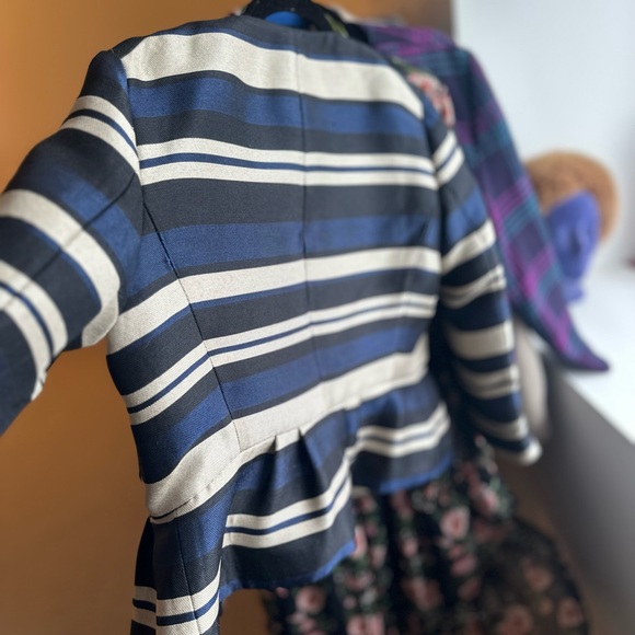 ANN TAYLOR Midnight Stripe Peplum
Suit Jacket/Blazer-SZ.4 - Picture 5 of 11